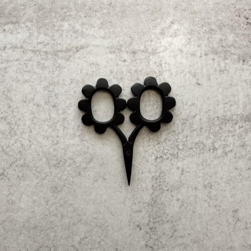 Black metal embroidery thread scissors