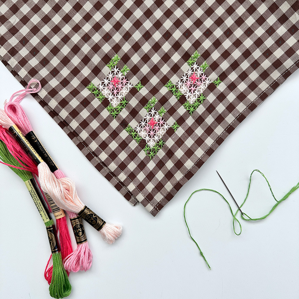 Chicken Scratch embroidered Bandana with Blair Stocker and Creativebug